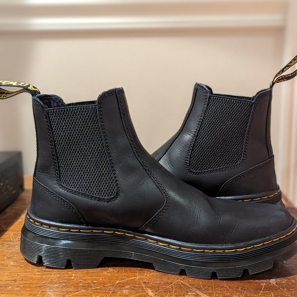 Dr. Martens Chelsea boot size 8M/Almost new